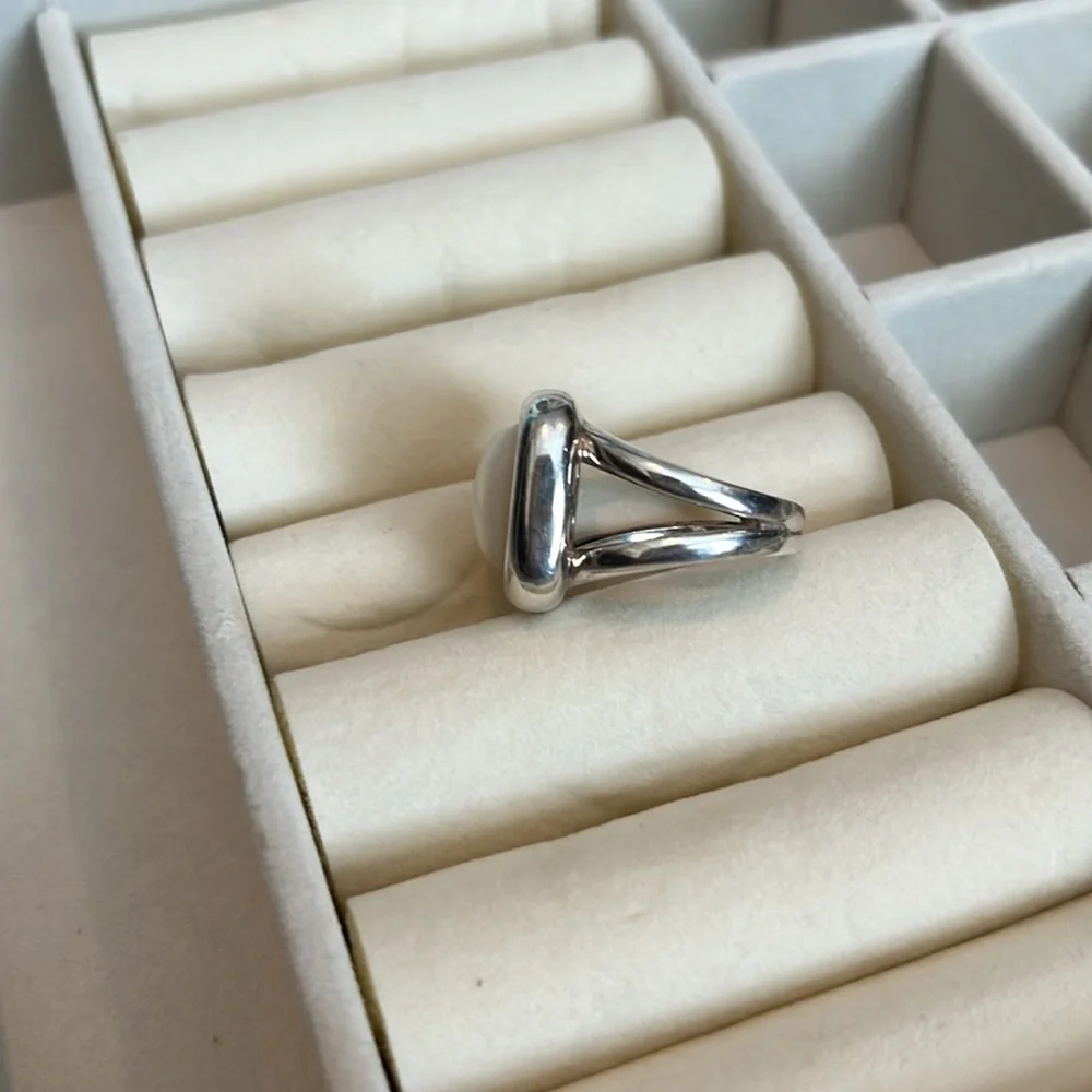 Silver Mother of Pearl Ring - Picture 2 of 4